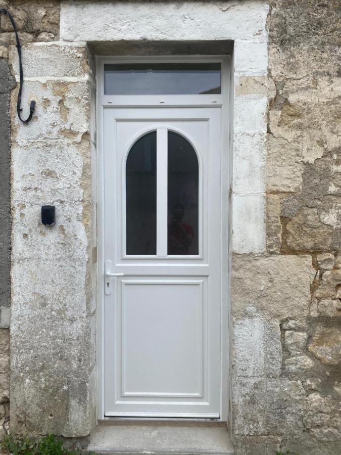 Charmant Appartement Avec Spa Fontenay-le-Comte Zewnętrze zdjęcie